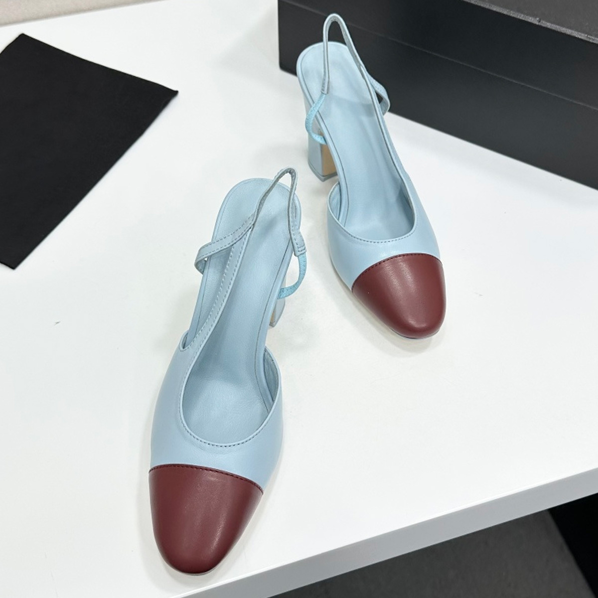 2026 Women's Two-Tone Slingbac - Casual Sandal Leather recensione e prezzo